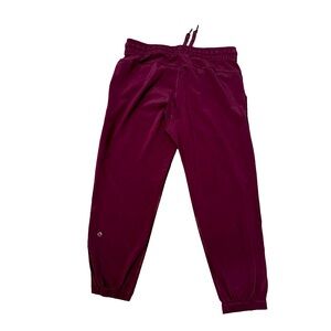 Lululemon jogger pants burgundy 6